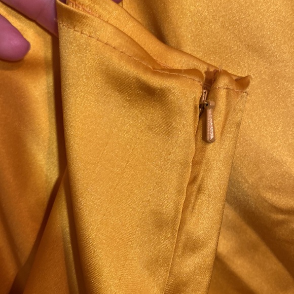 IEENA for Mac Duggal size 10 sillk yellow - Picture 4 of 16